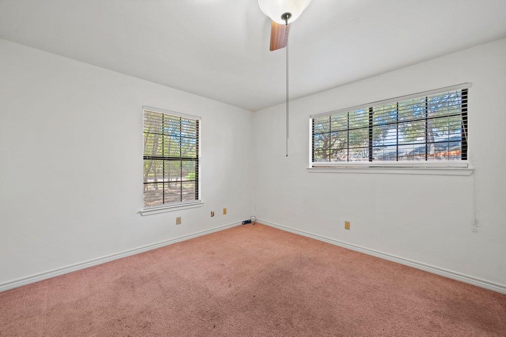 15 Las Flores Dr, Wimberley, TX 78676