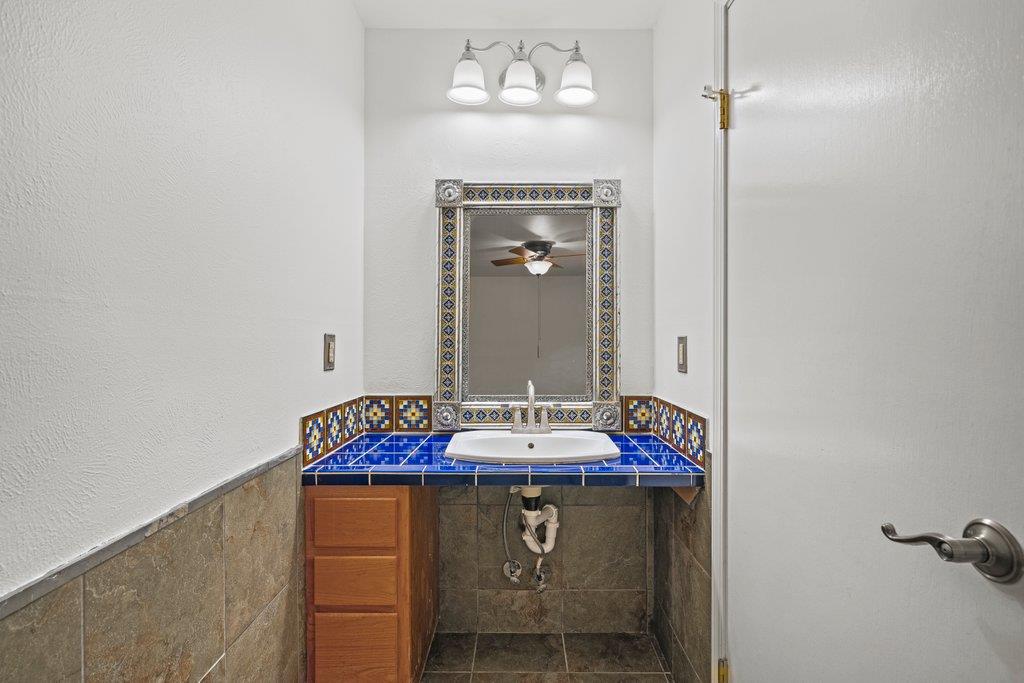 15 Las Flores Dr, Wimberley, TX 78676