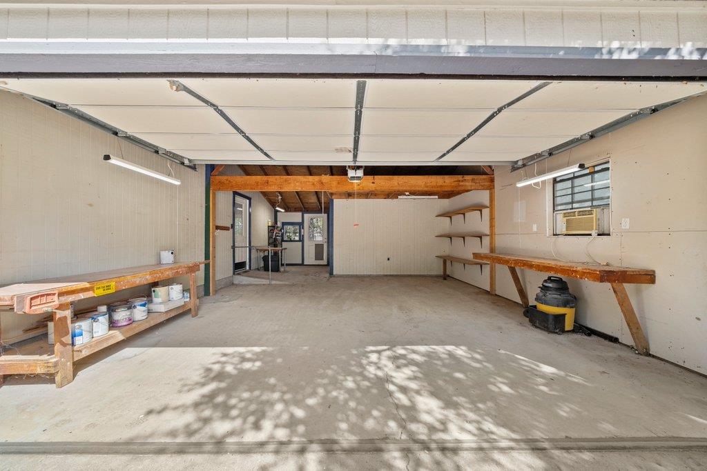 15 Las Flores Dr, Wimberley, TX 78676