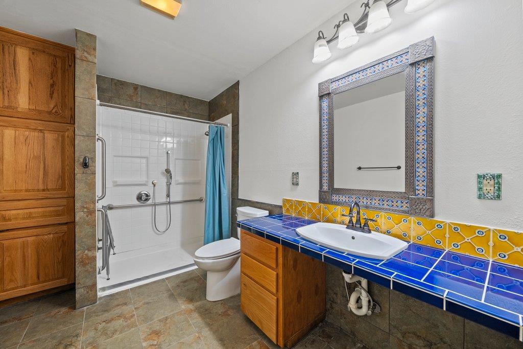 15 Las Flores Dr, Wimberley, TX 78676