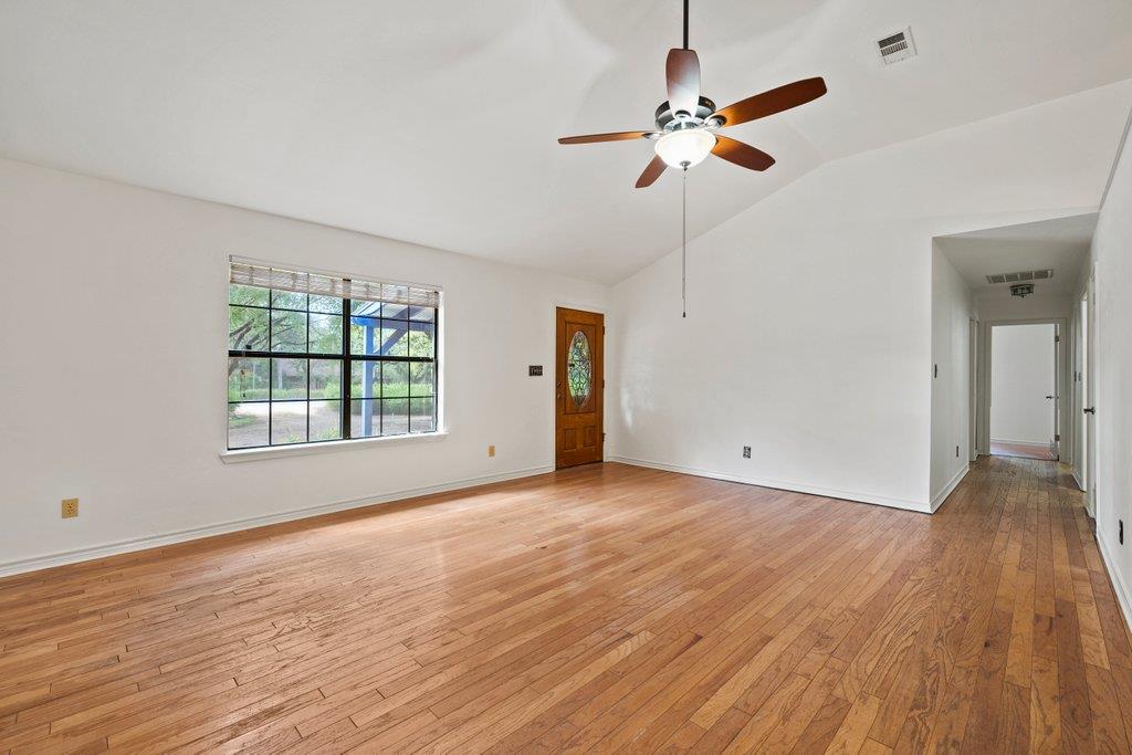 15 Las Flores Dr, Wimberley, TX 78676