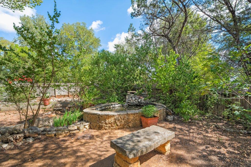 15 Las Flores Dr, Wimberley, TX 78676