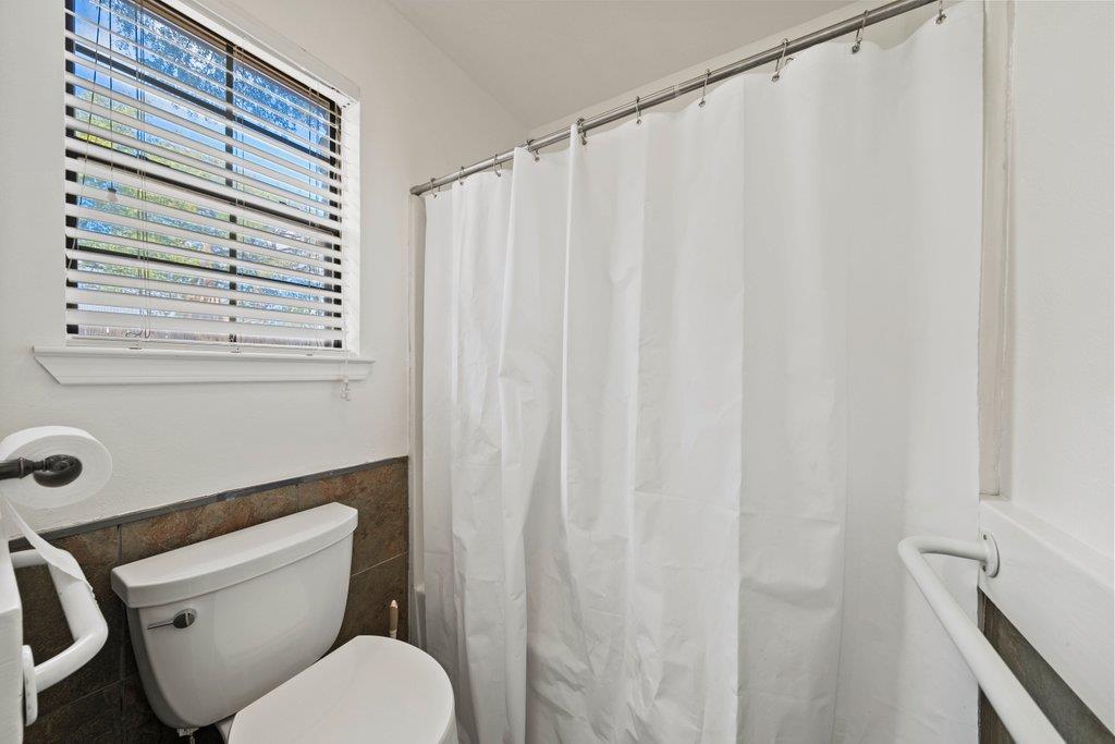 15 Las Flores Dr, Wimberley, TX 78676