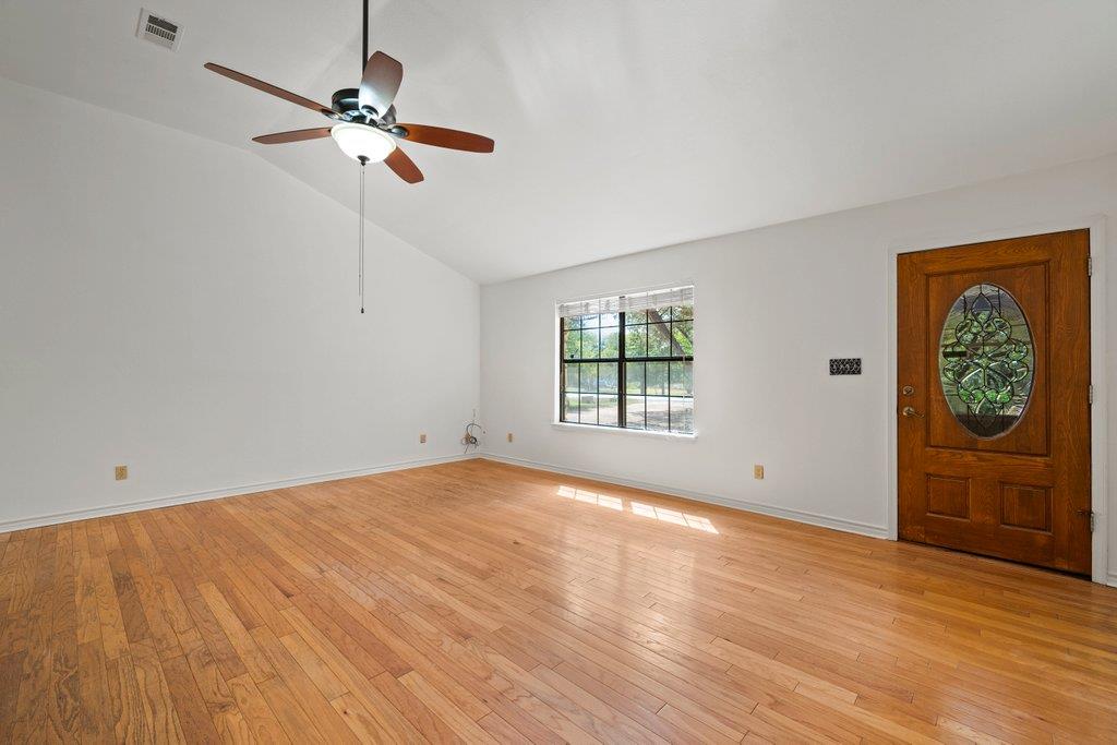 15 Las Flores Dr, Wimberley, TX 78676