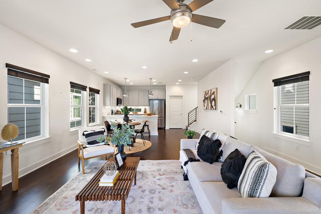 2703 Halcyon Dr # 8, Austin, TX 78702