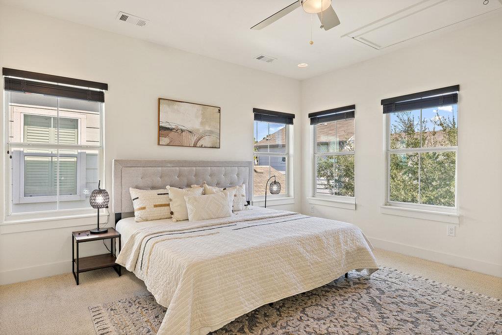 2703 Halcyon Dr # 8, Austin, TX 78702