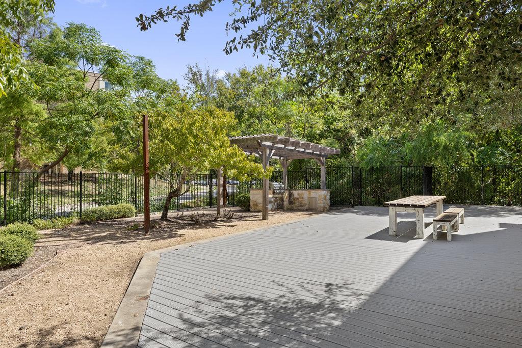 2703 Halcyon Dr # 8, Austin, TX 78702