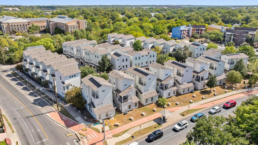 2703 Halcyon Dr # 8, Austin, TX 78702