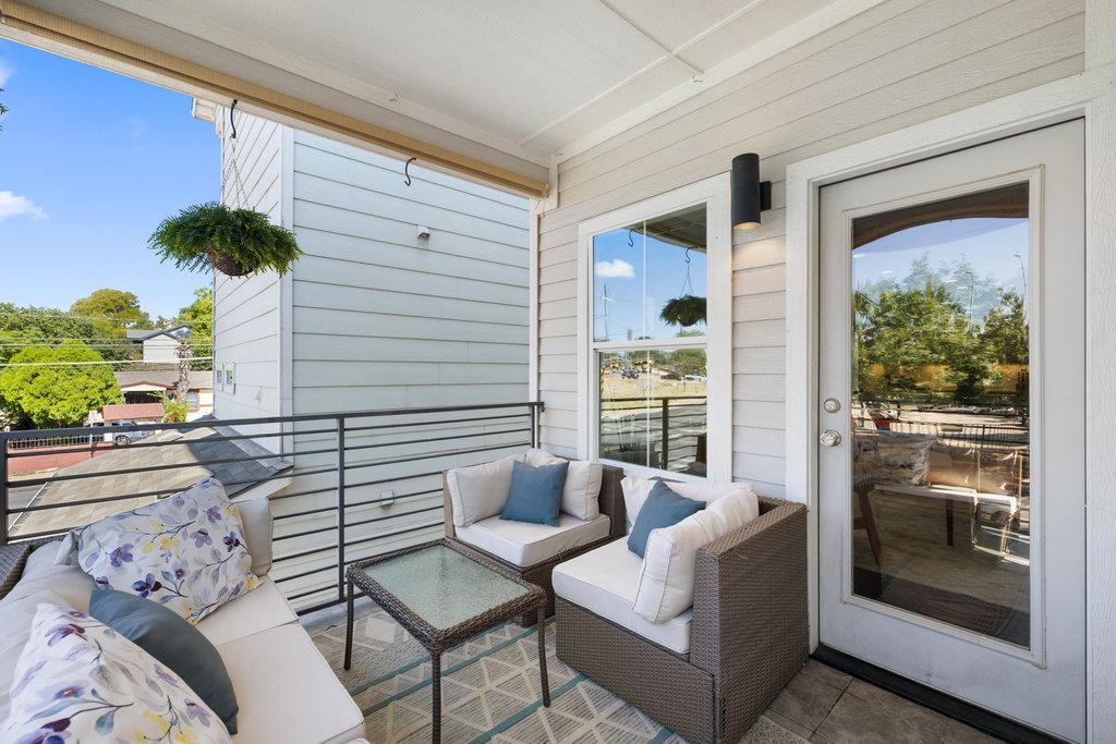 2703 Halcyon Dr # 8, Austin, TX 78702