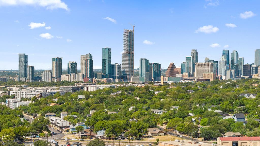 2703 Halcyon Dr # 8, Austin, TX 78702