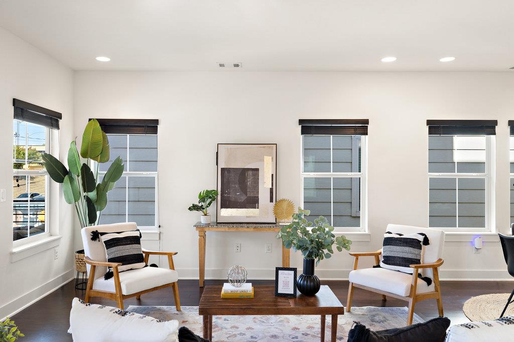 2703 Halcyon Dr # 8, Austin, TX 78702