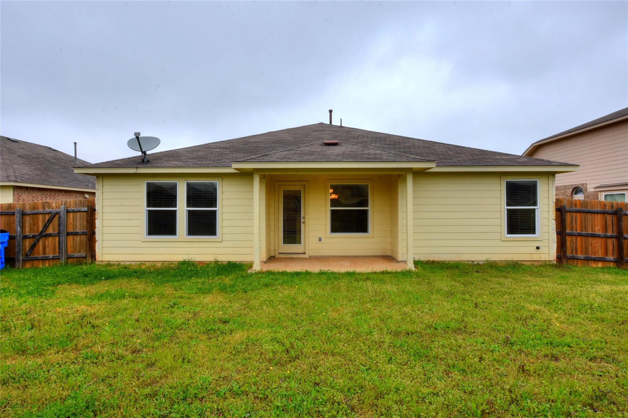 310 Pack Horse Dr, Bastrop, TX 78602