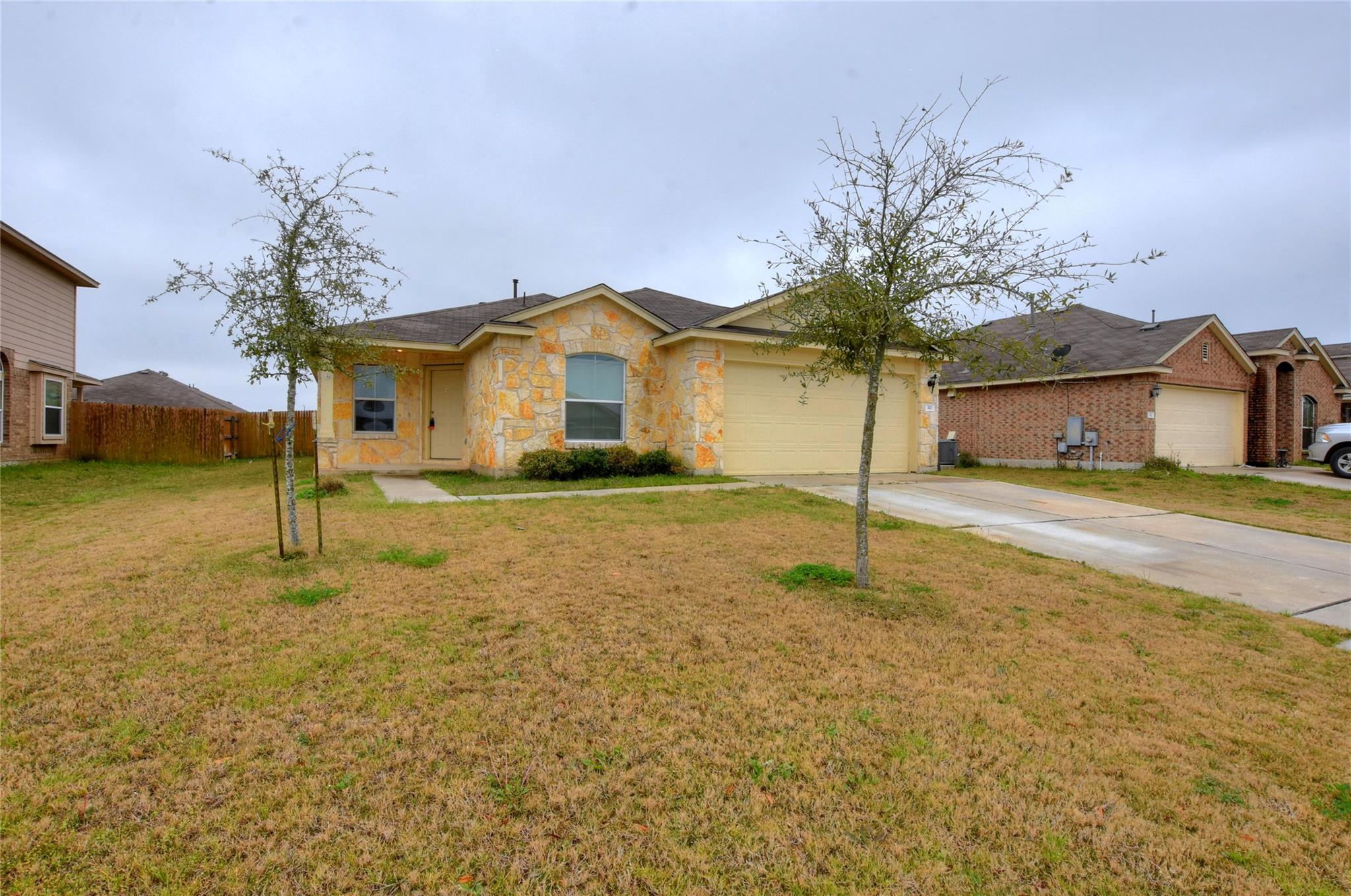 310 Pack Horse Dr, Bastrop, TX 78602