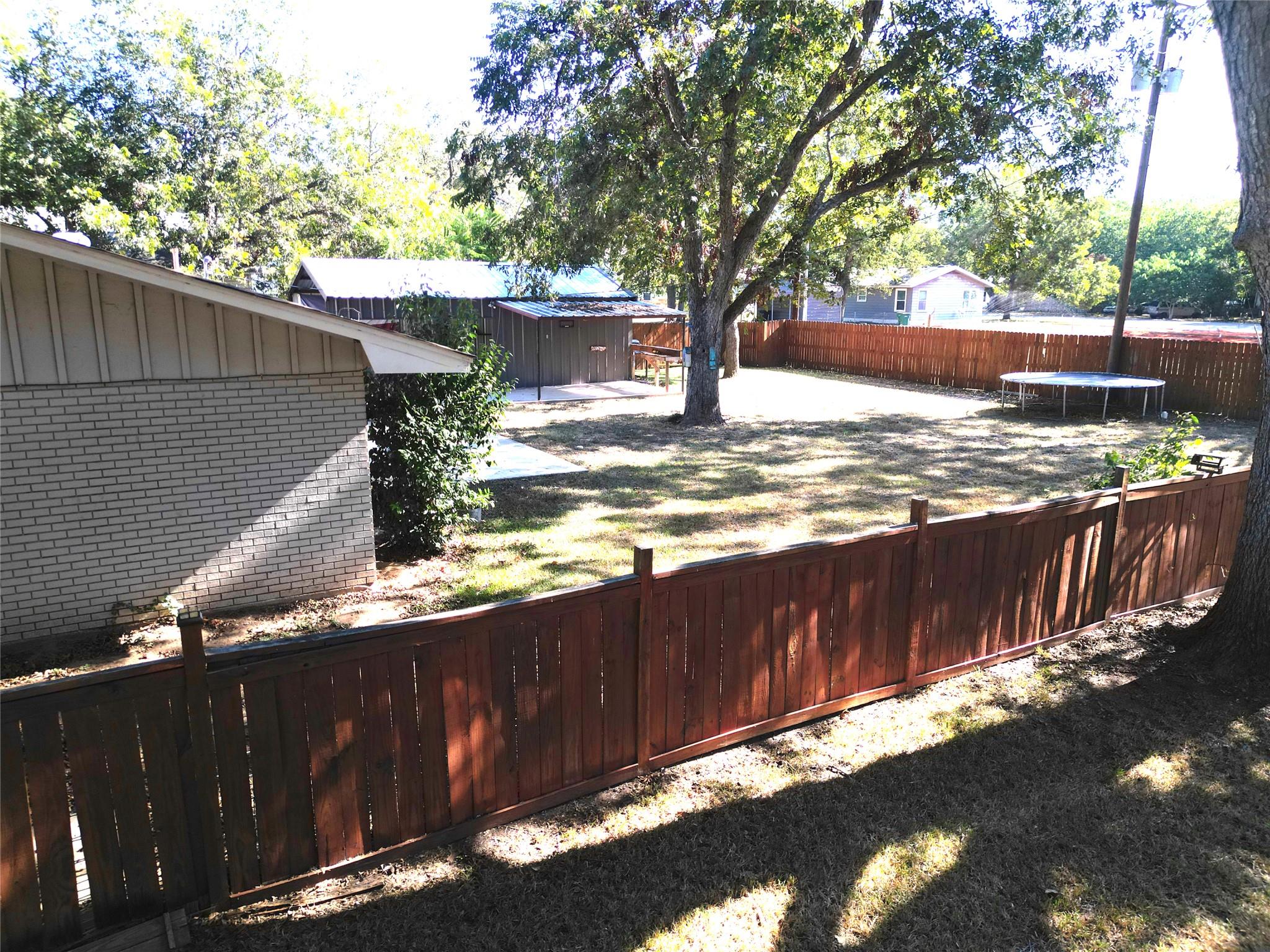 600 Wilkes St, Smithville, TX 78957