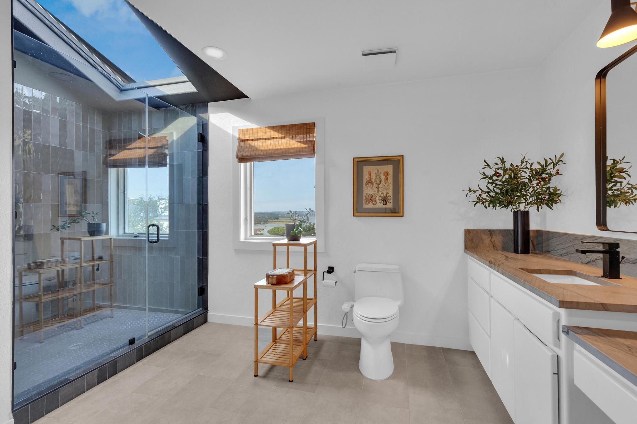 100 Derby Dr, Spicewood, TX 78669