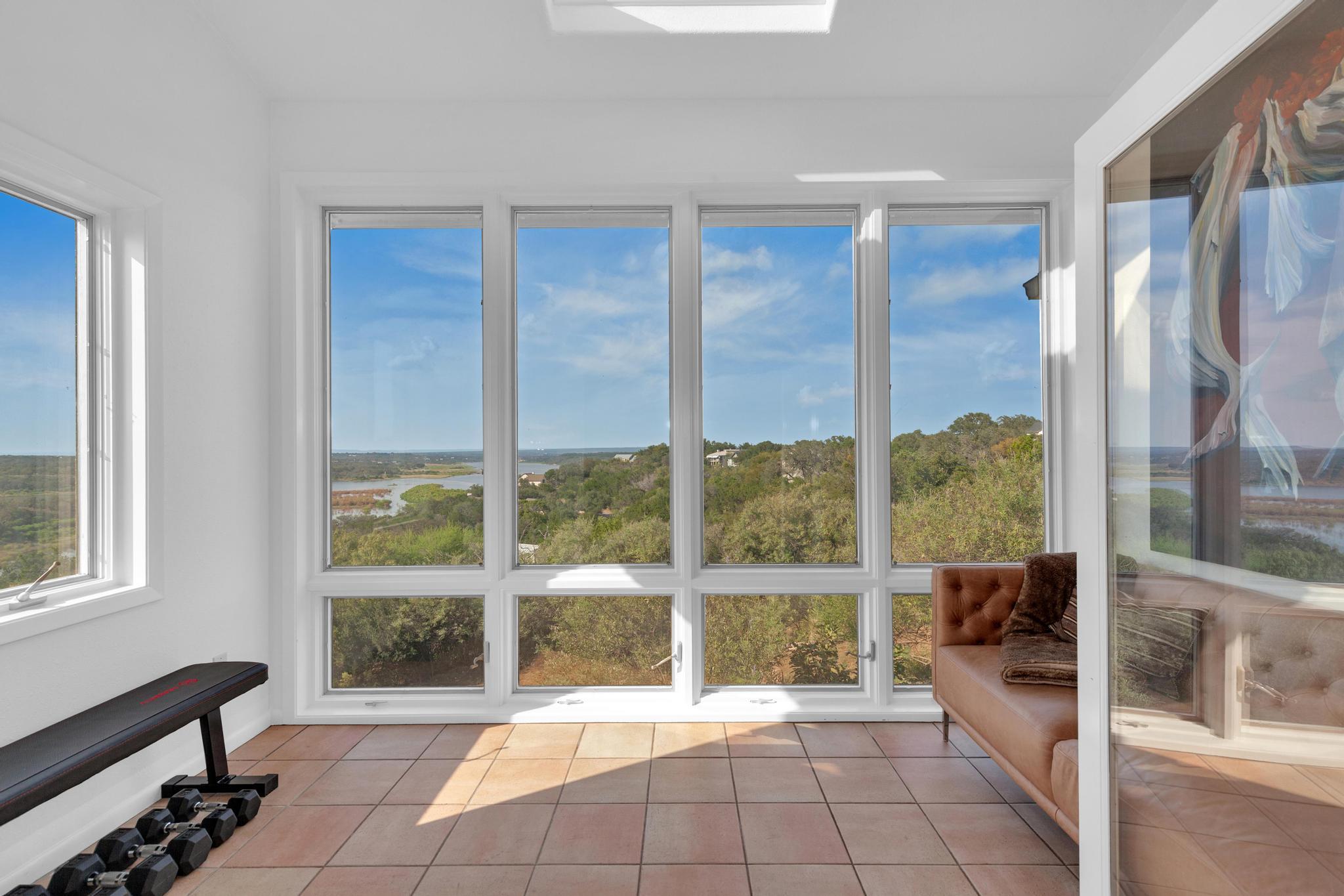 100 Derby Dr, Spicewood, TX 78669