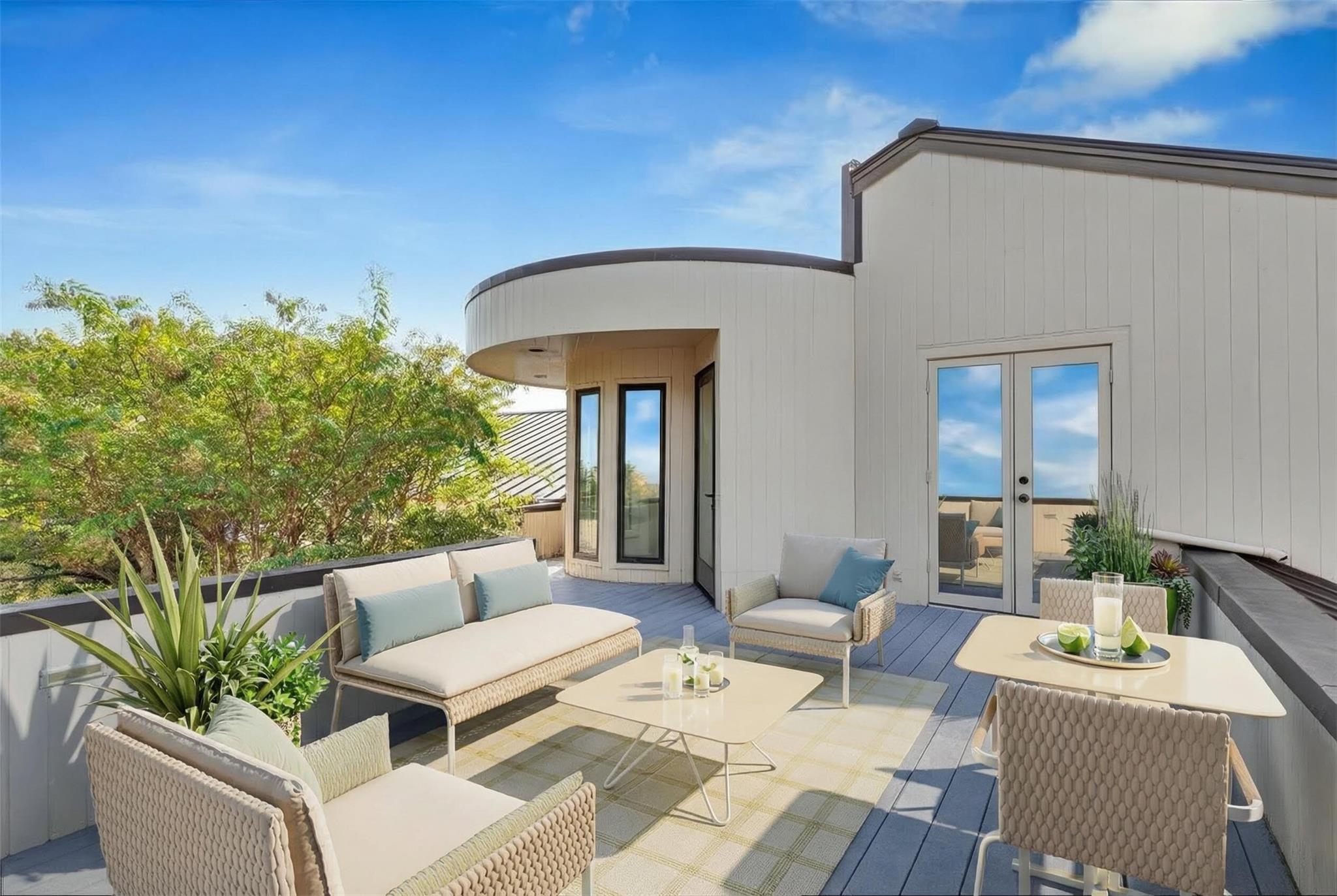 100 Derby Dr, Spicewood, TX 78669