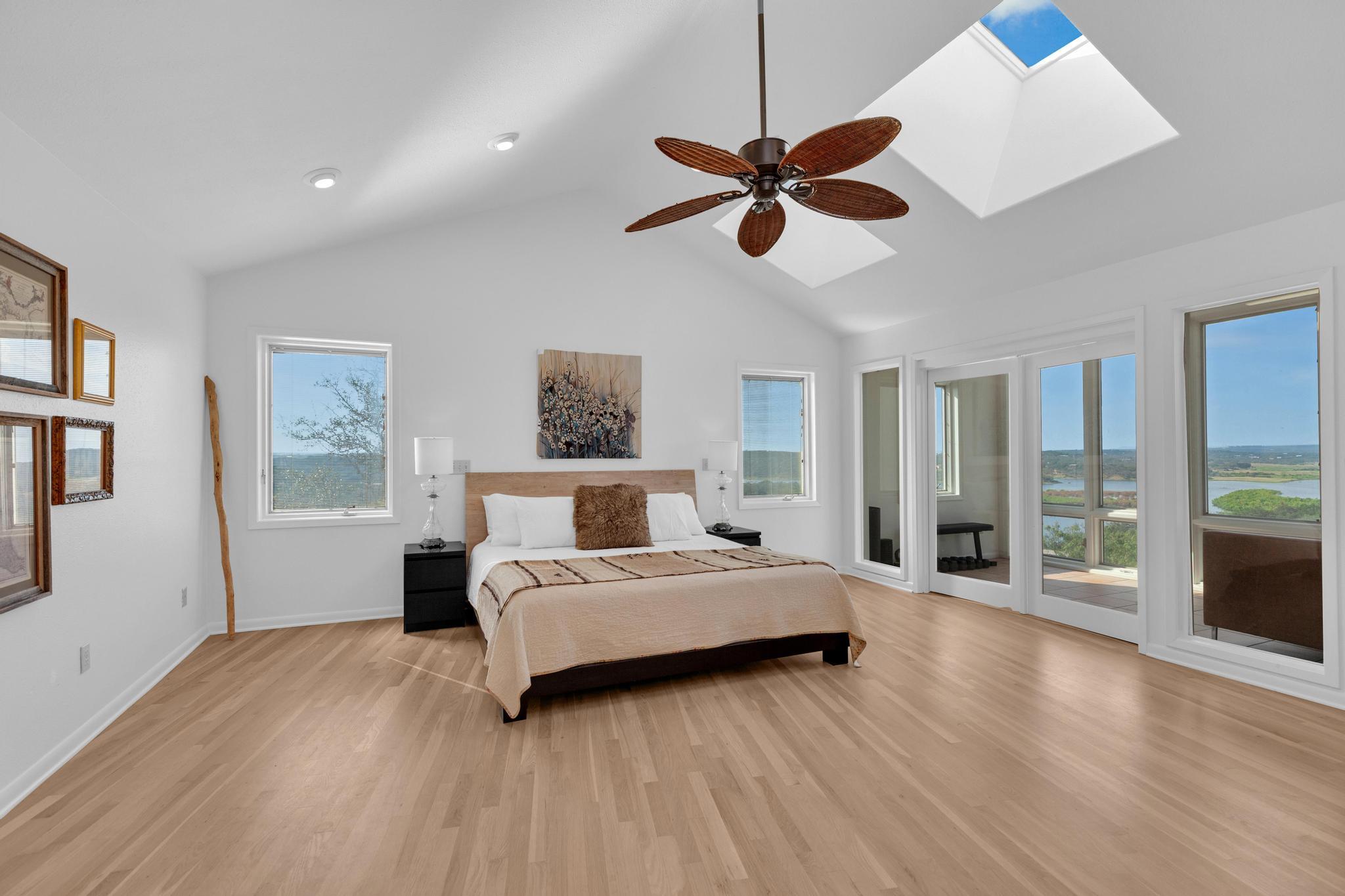 100 Derby Dr, Spicewood, TX 78669