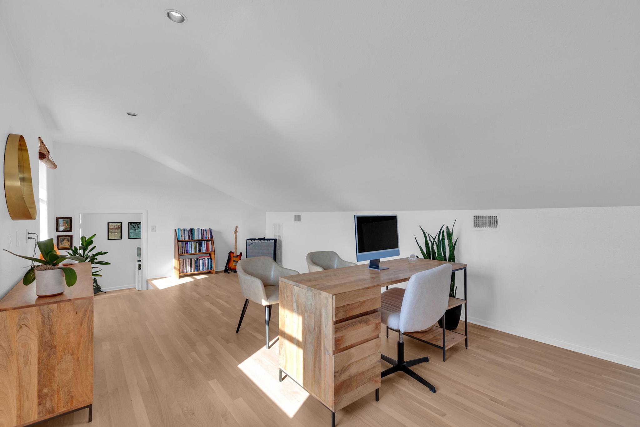 100 Derby Dr, Spicewood, TX 78669