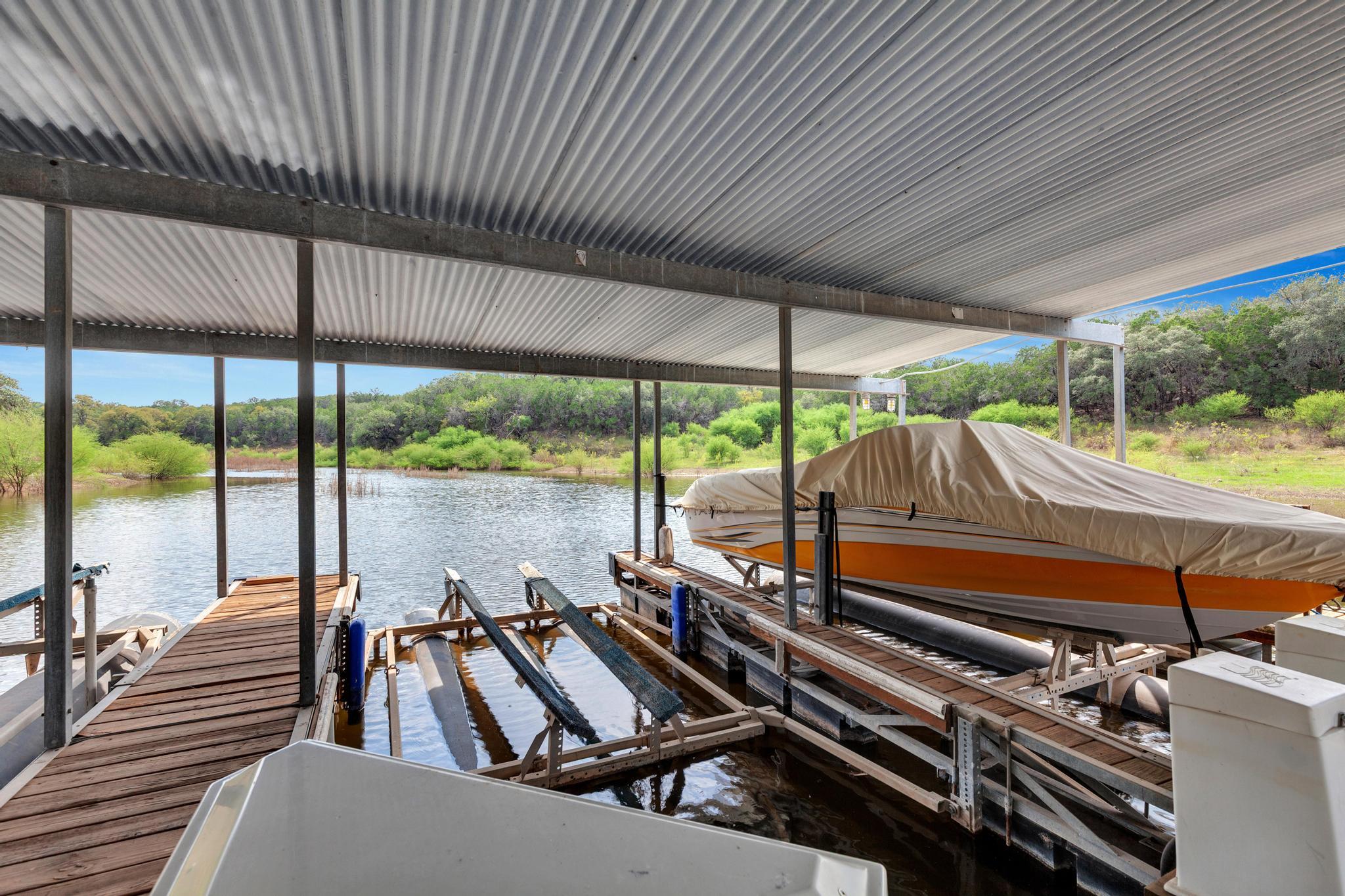 100 Derby Dr, Spicewood, TX 78669