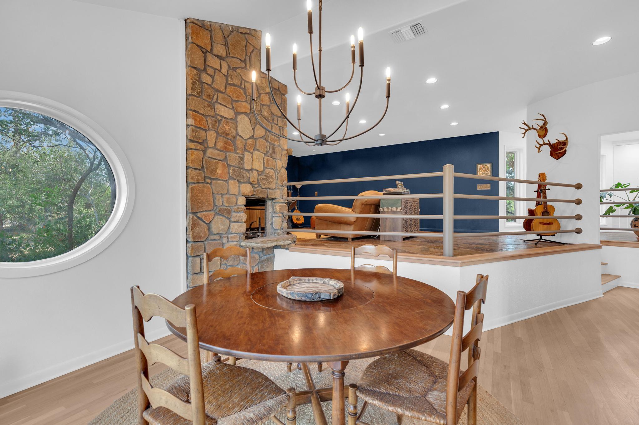 100 Derby Dr, Spicewood, TX 78669