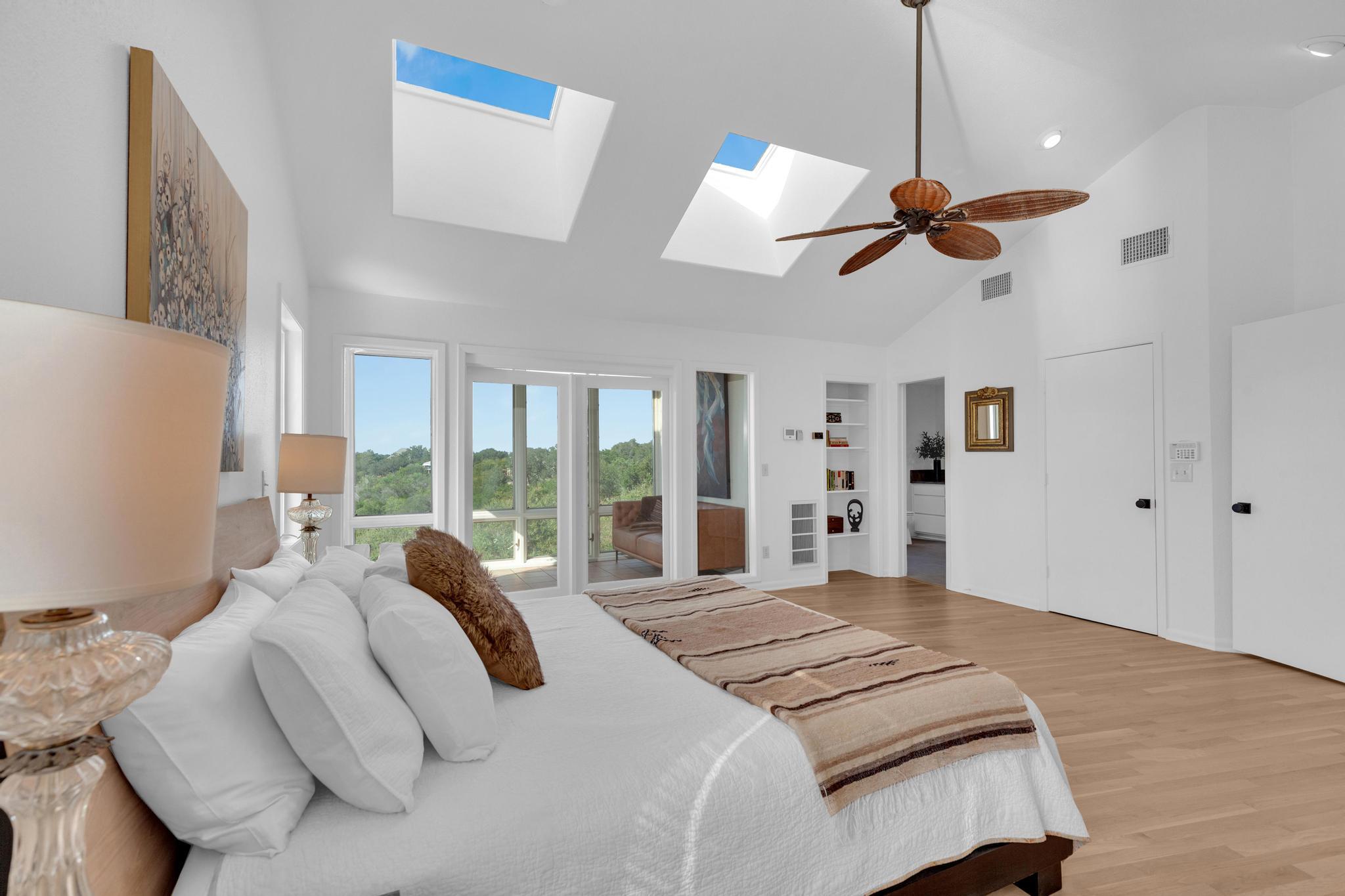 100 Derby Dr, Spicewood, TX 78669