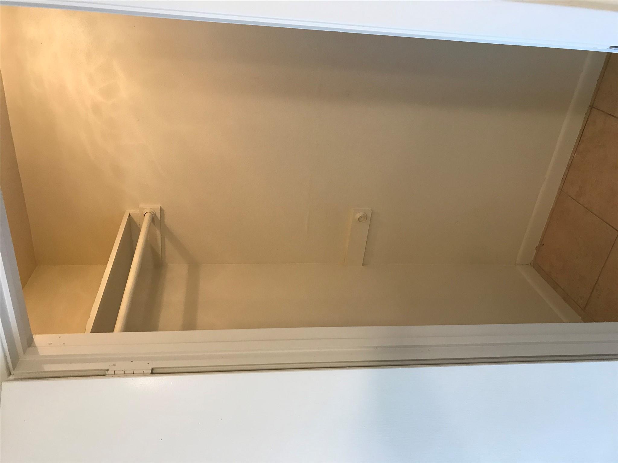 1102 W 22nd St # B, Austin, TX 78705