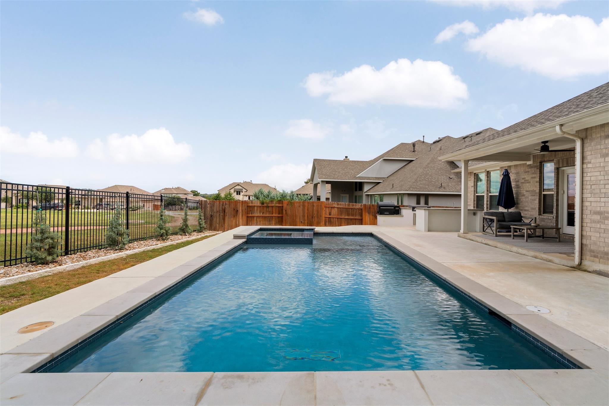 261 Double L Dr, Dripping Springs, TX 78620