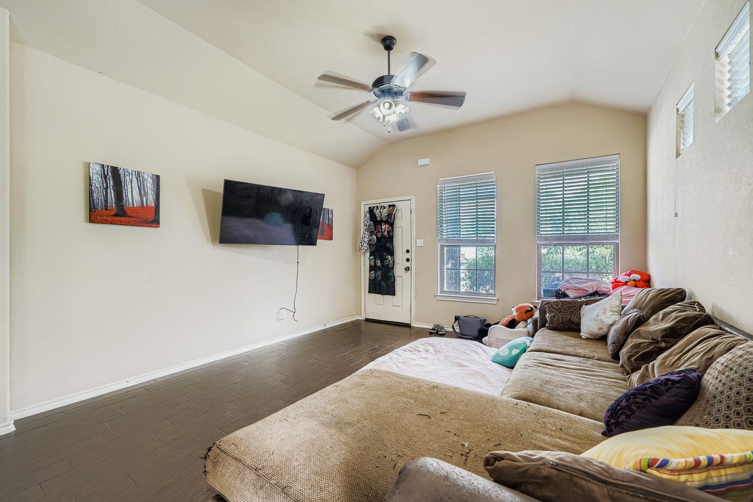 3000 Whisper Oaks Ln, Georgetown, TX 78628