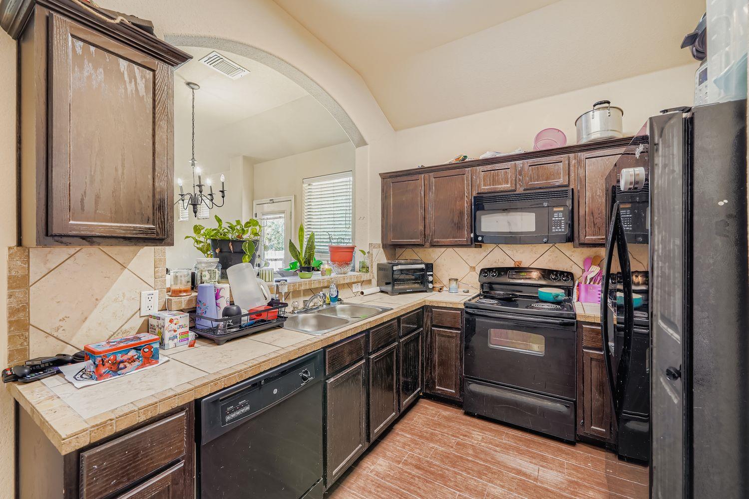 3000 Whisper Oaks Ln, Georgetown, TX 78628