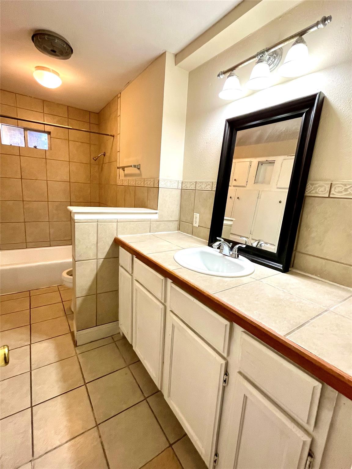 304 Montopolis Dr # B, Austin, TX 78741