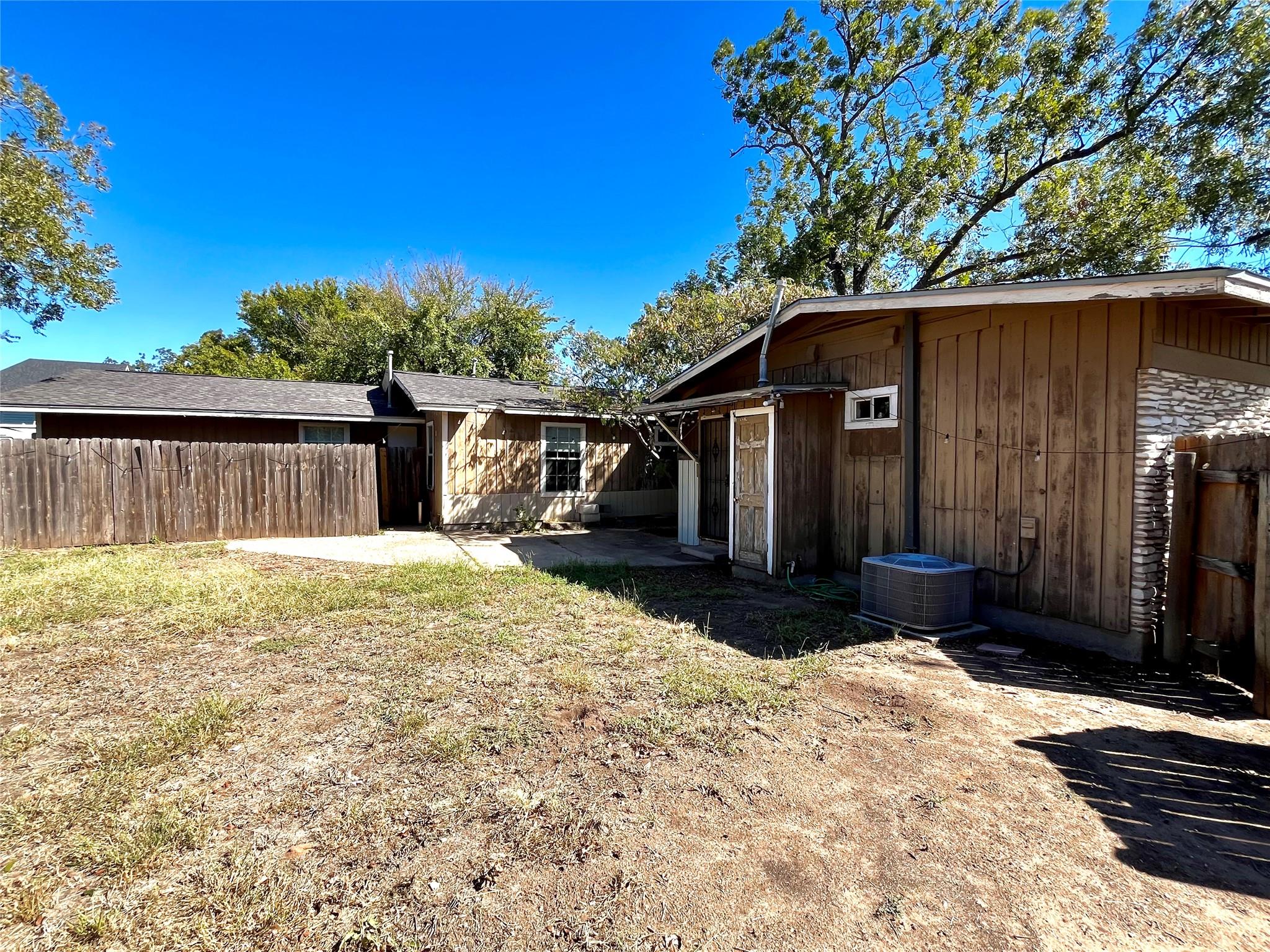 304 Montopolis Dr # B, Austin, TX 78741