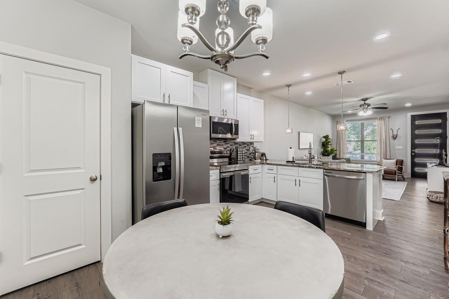 18803 Hogan Cir # 14, Point Venture, TX 78645