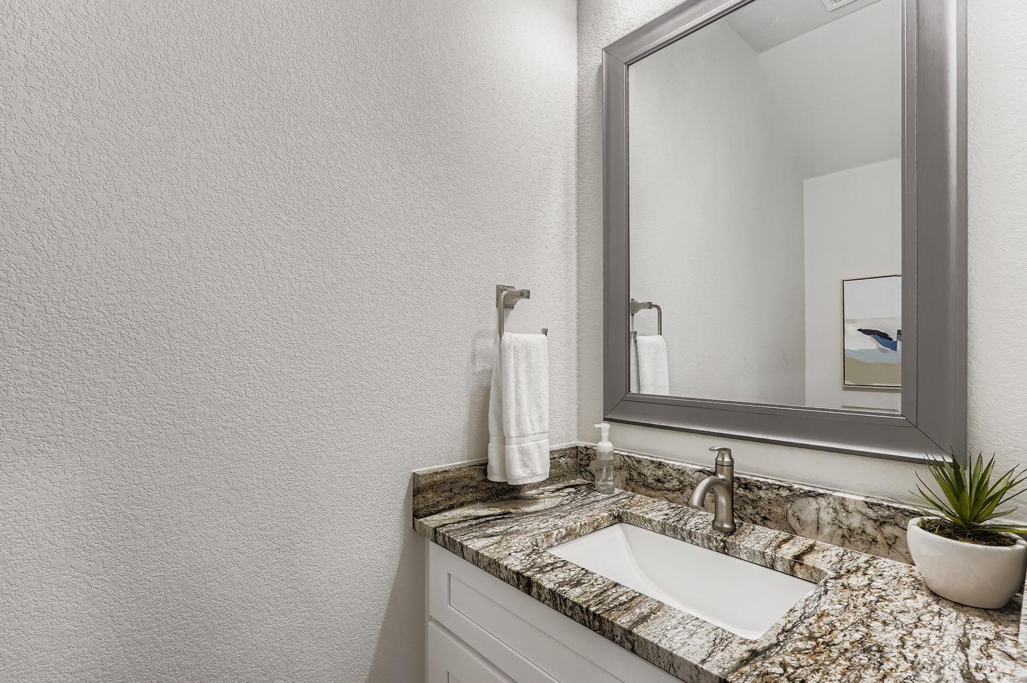 18803 Hogan Cir # 14, Point Venture, TX 78645