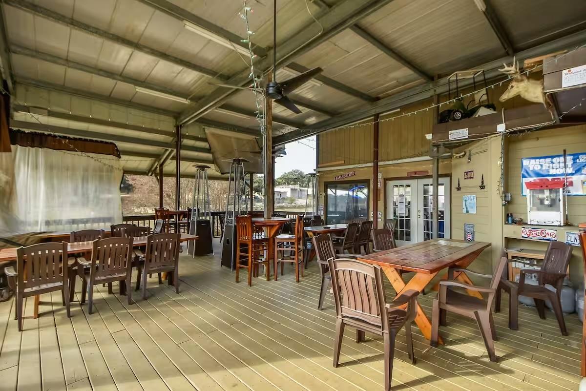 18803 Hogan Cir # 14, Point Venture, TX 78645