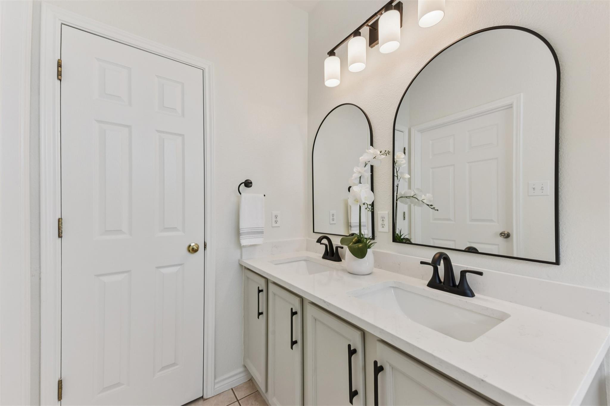 812 Northcreek Blvd, Leander, TX 78641