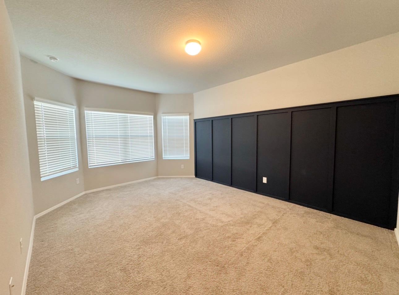 204 Tillage Rd, Elgin, TX 78621