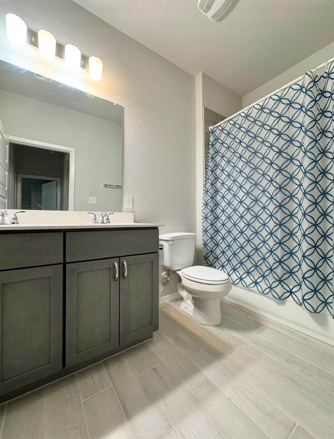 204 Tillage Rd, Elgin, TX 78621