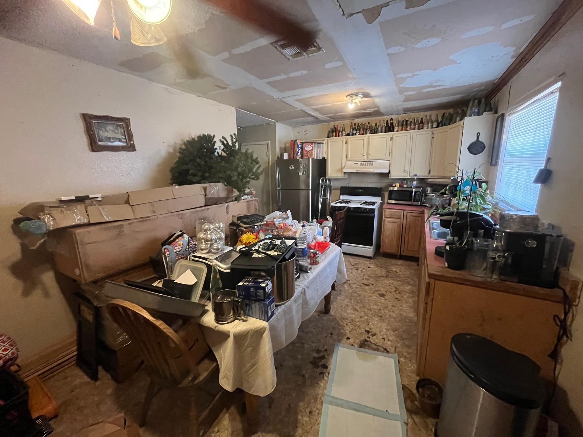 905 Luann Ln, Lockhart, TX 78644