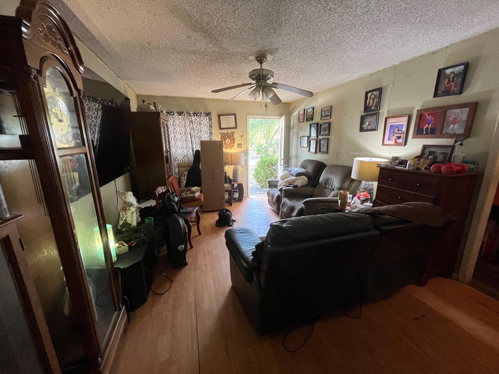 905 Luann Ln, Lockhart, TX 78644