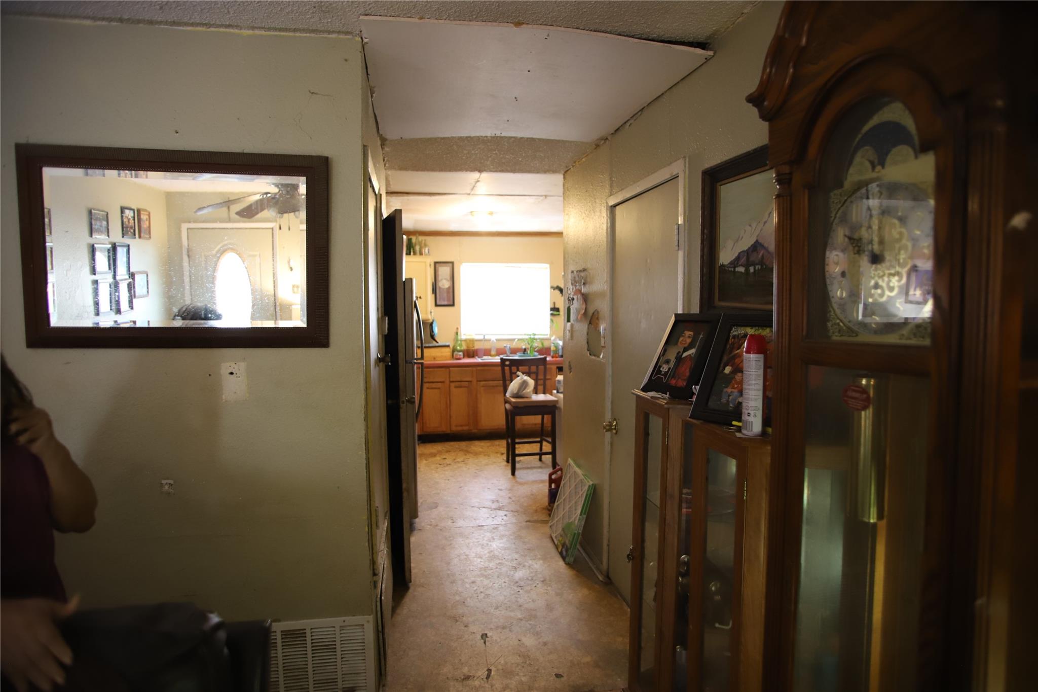 905 Luann Ln, Lockhart, TX 78644