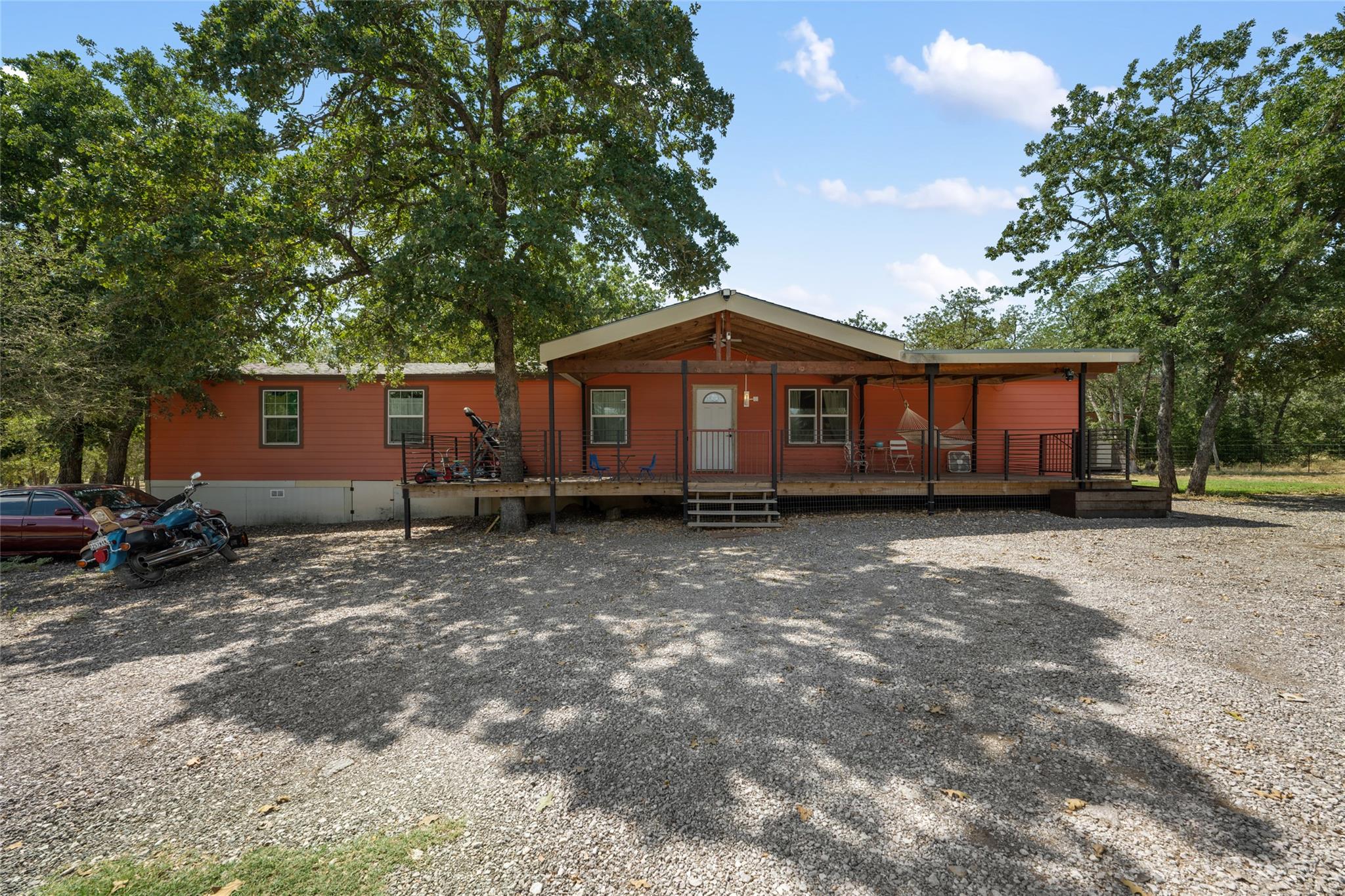 485 Bridgestone Ct, Lockhart, TX 78644