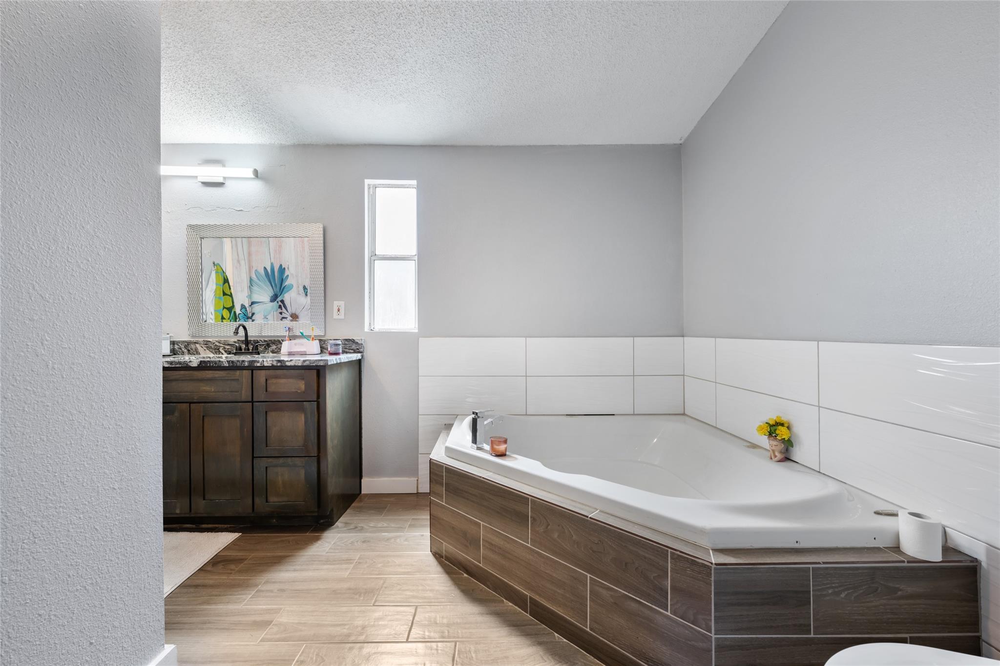 485 Bridgestone Ct, Lockhart, TX 78644