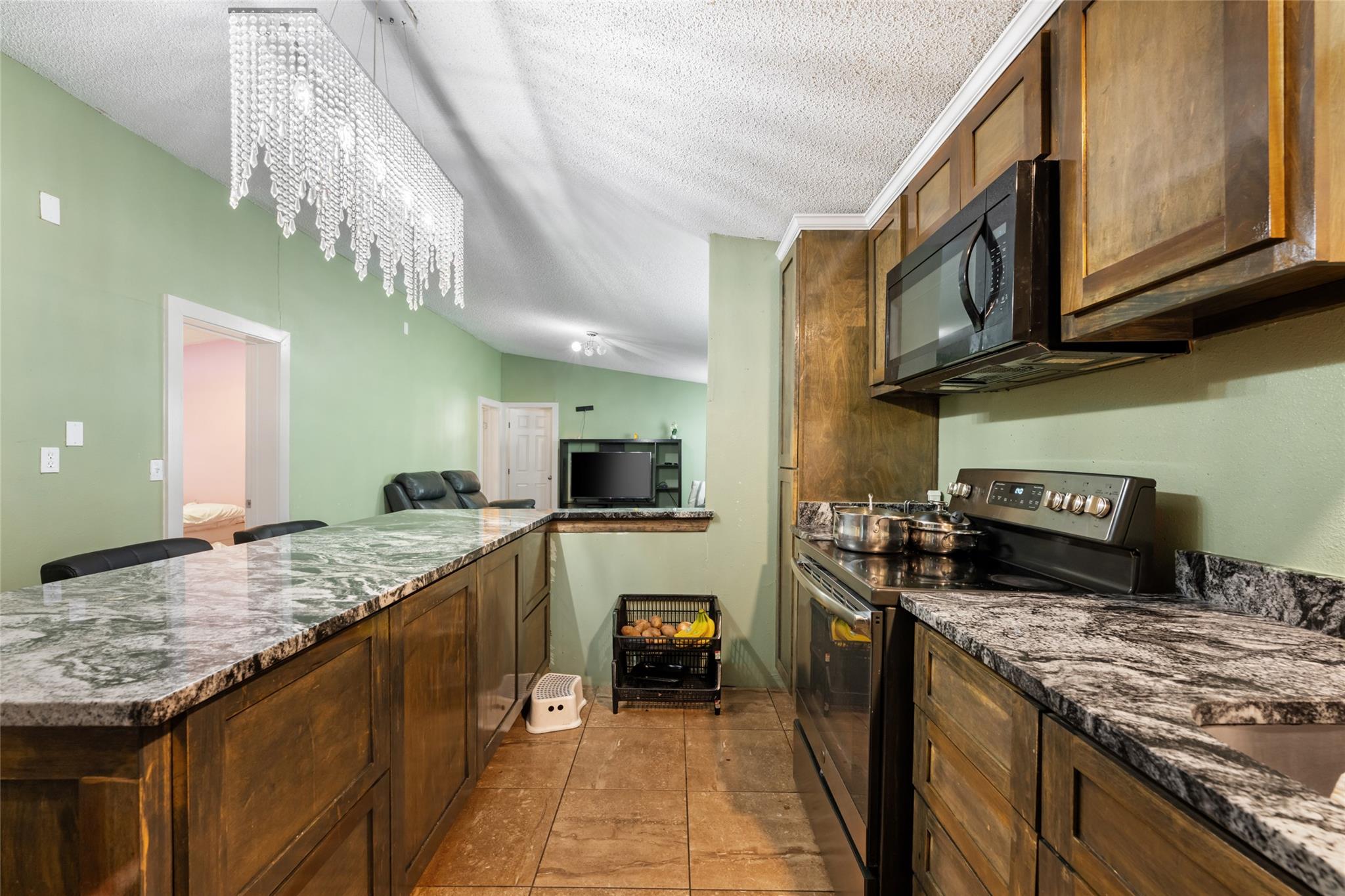 485 Bridgestone Ct, Lockhart, TX 78644