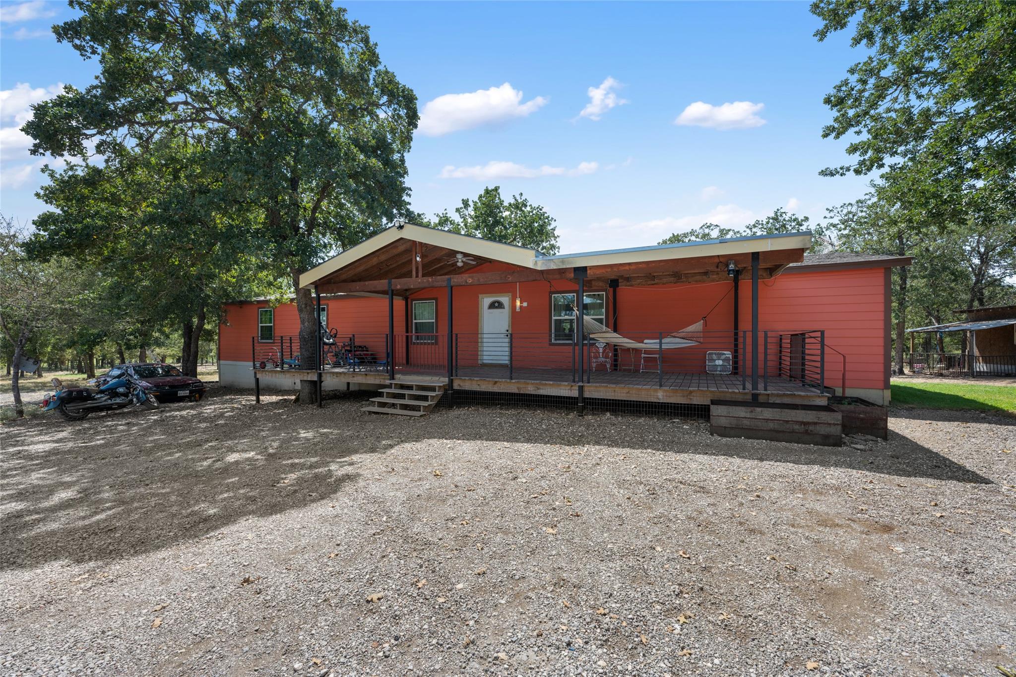 485 Bridgestone Ct, Lockhart, TX 78644