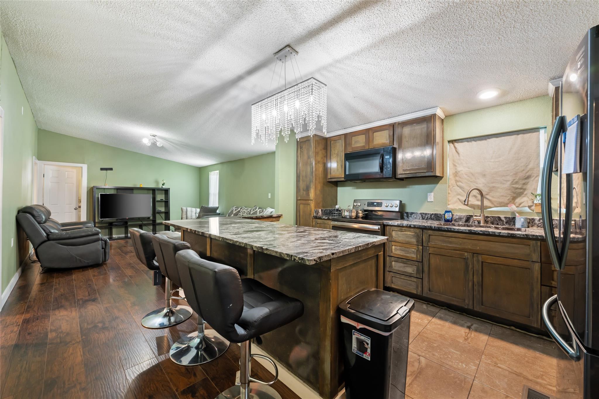 485 Bridgestone Ct, Lockhart, TX 78644