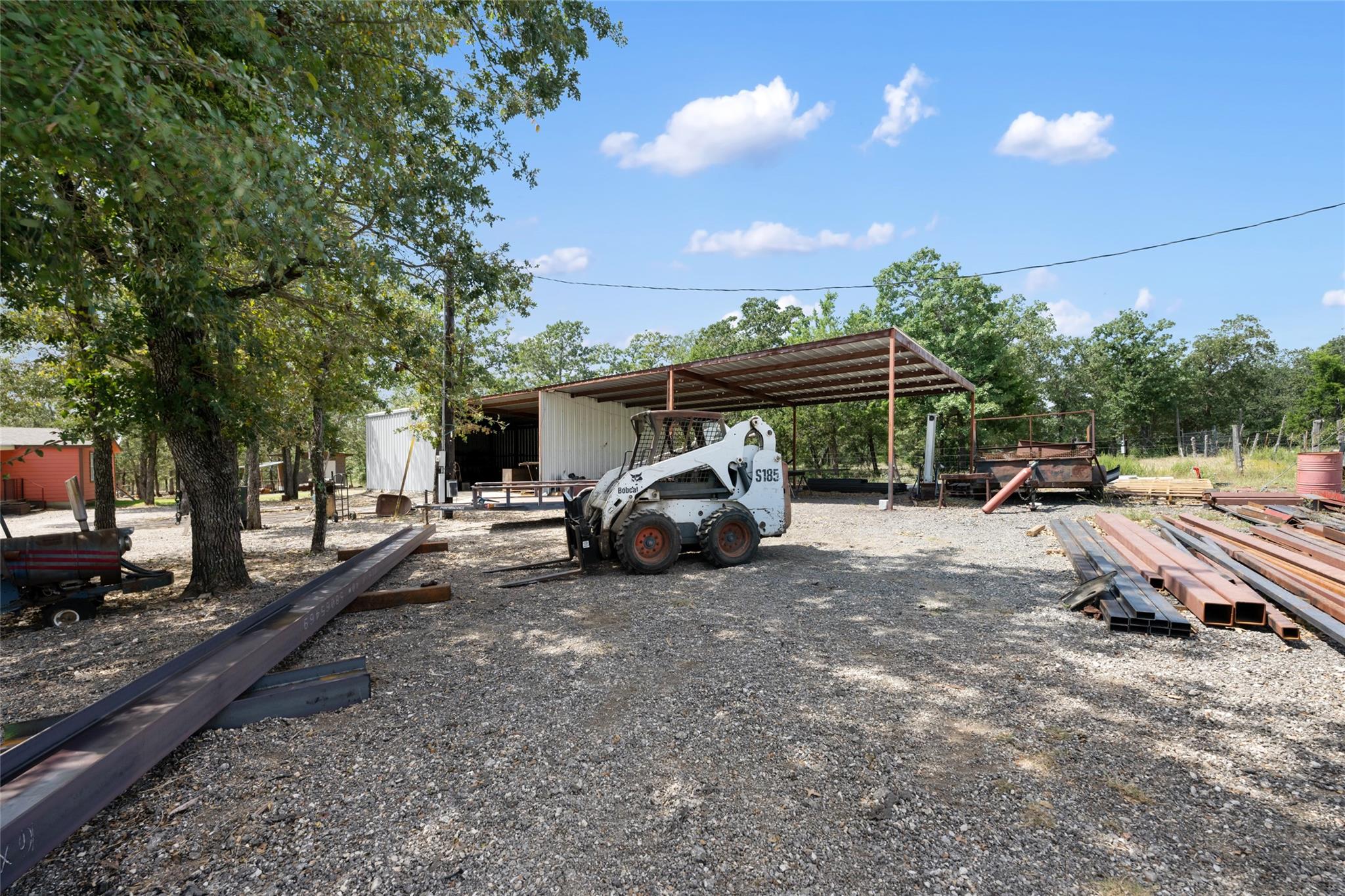 485 Bridgestone Ct, Lockhart, TX 78644