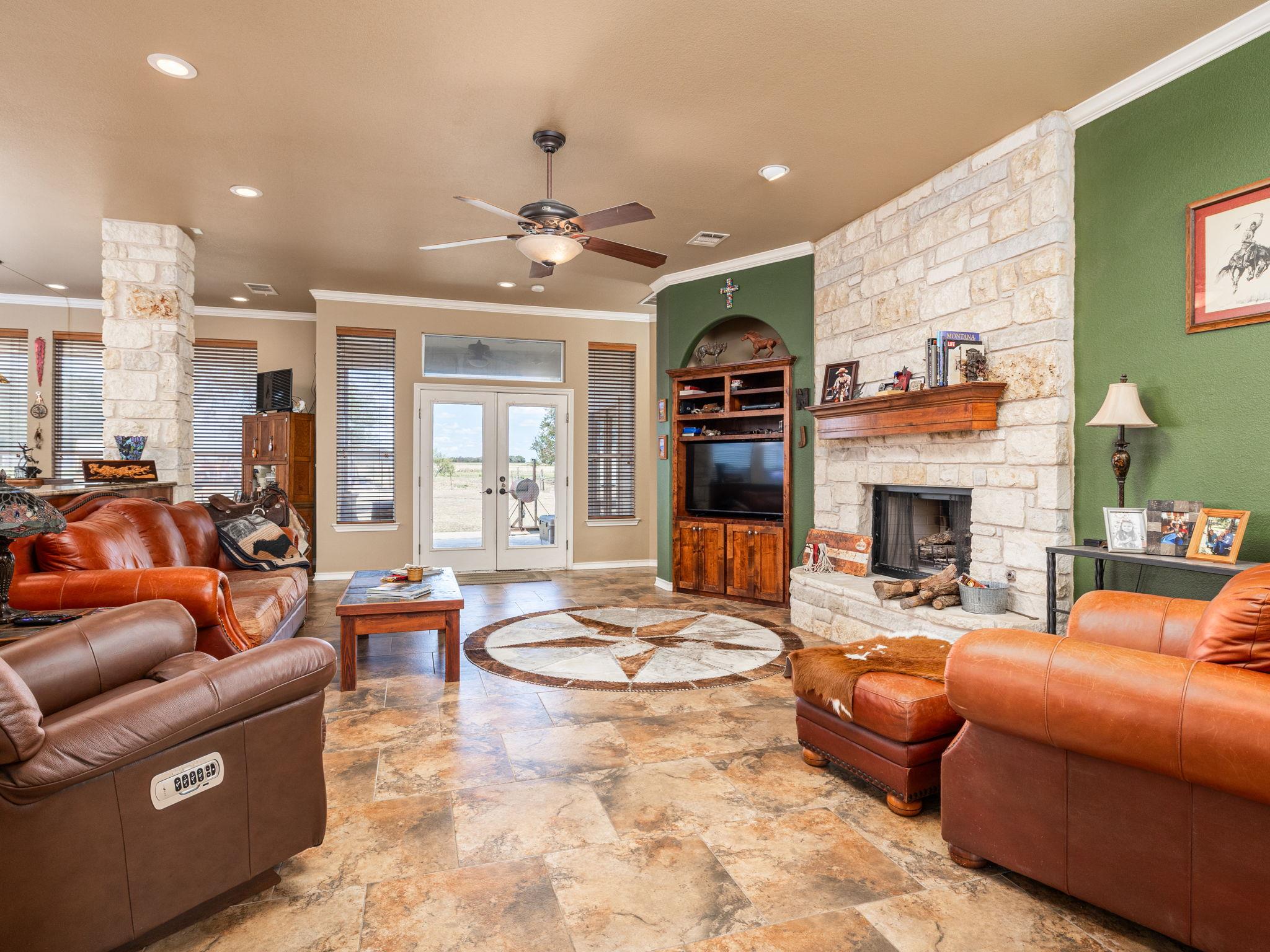 1801 County Road 470, Coupland, TX 78615