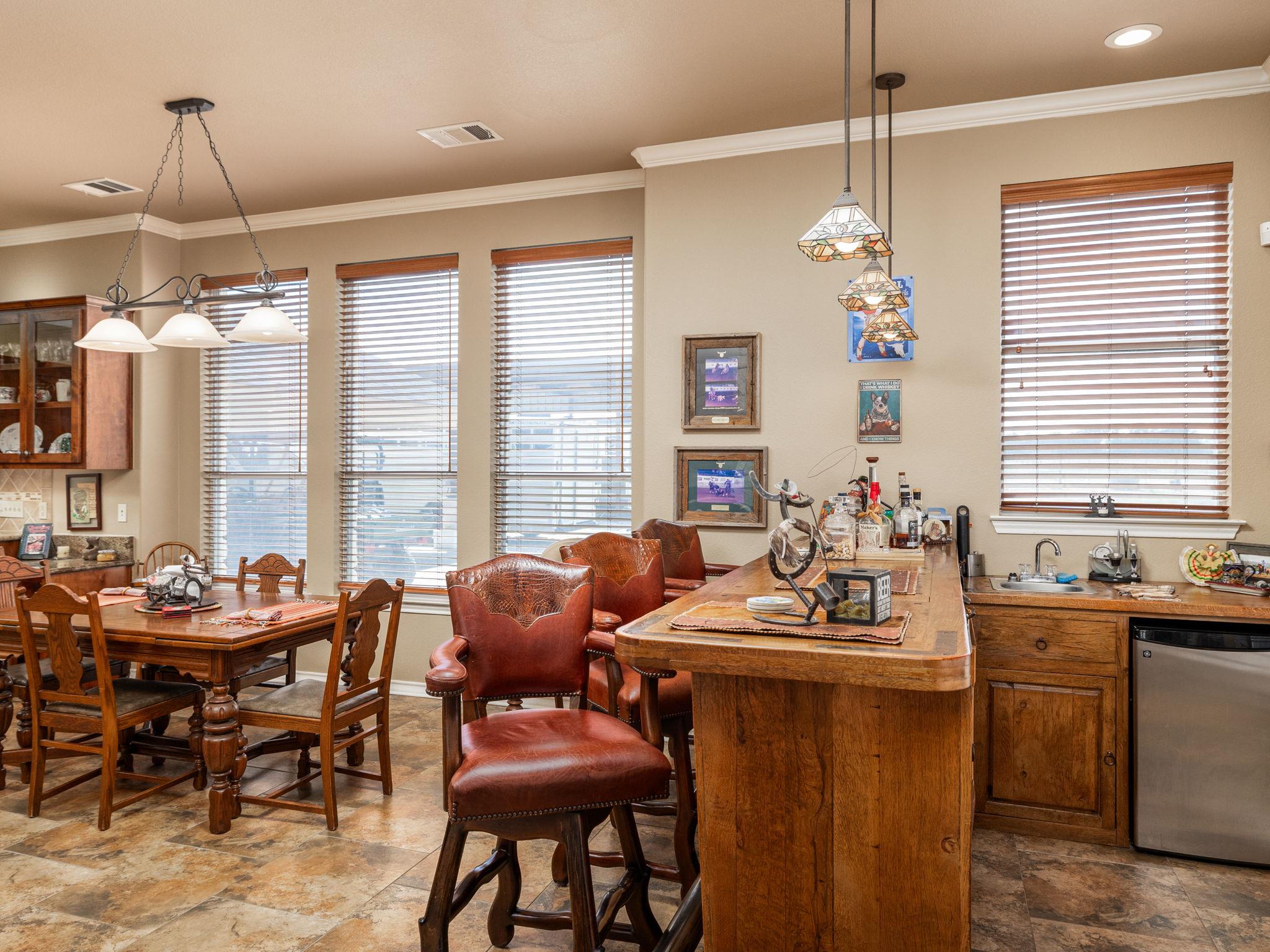 1801 County Road 470, Coupland, TX 78615