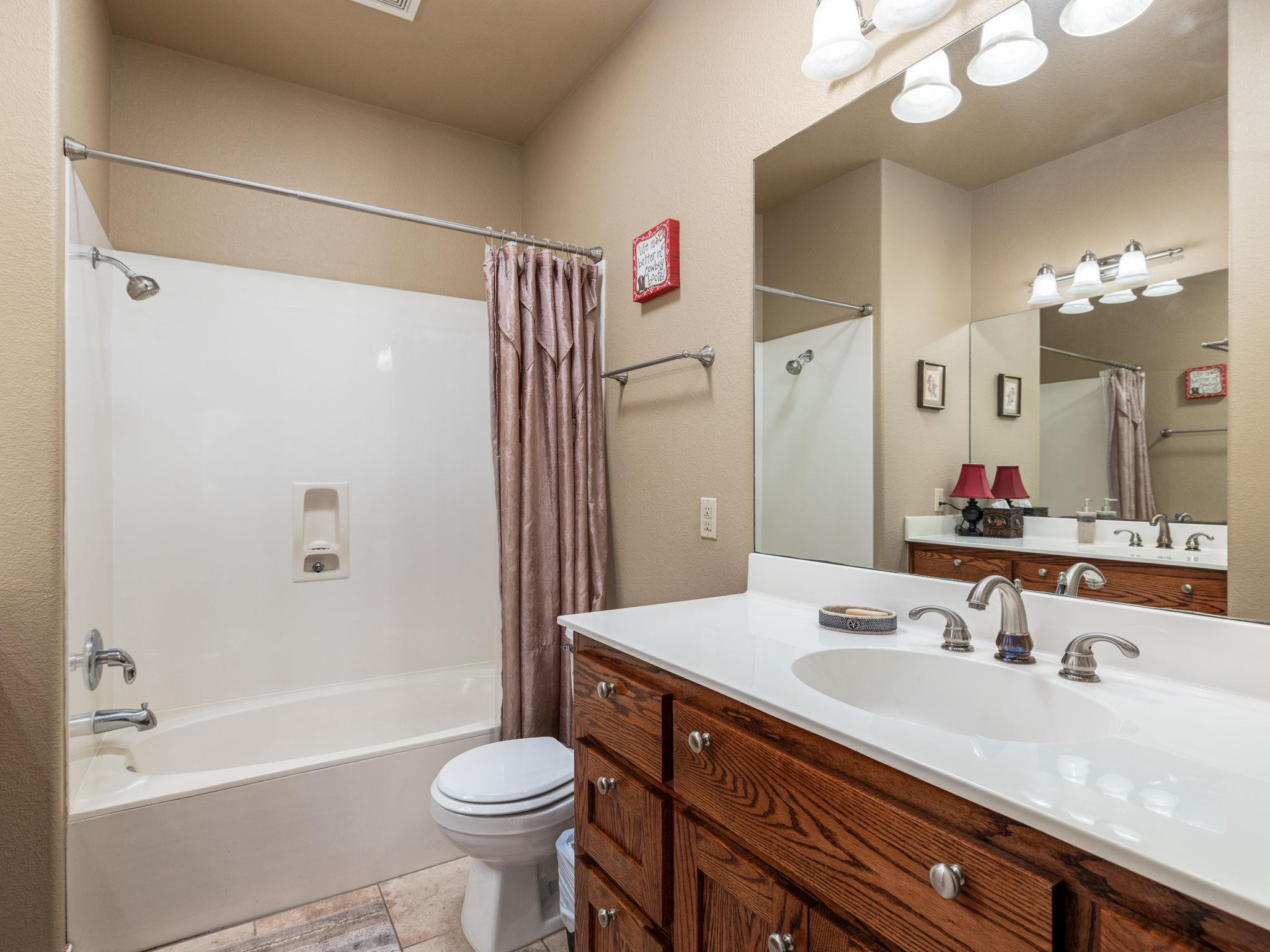 1801 County Road 470, Coupland, TX 78615